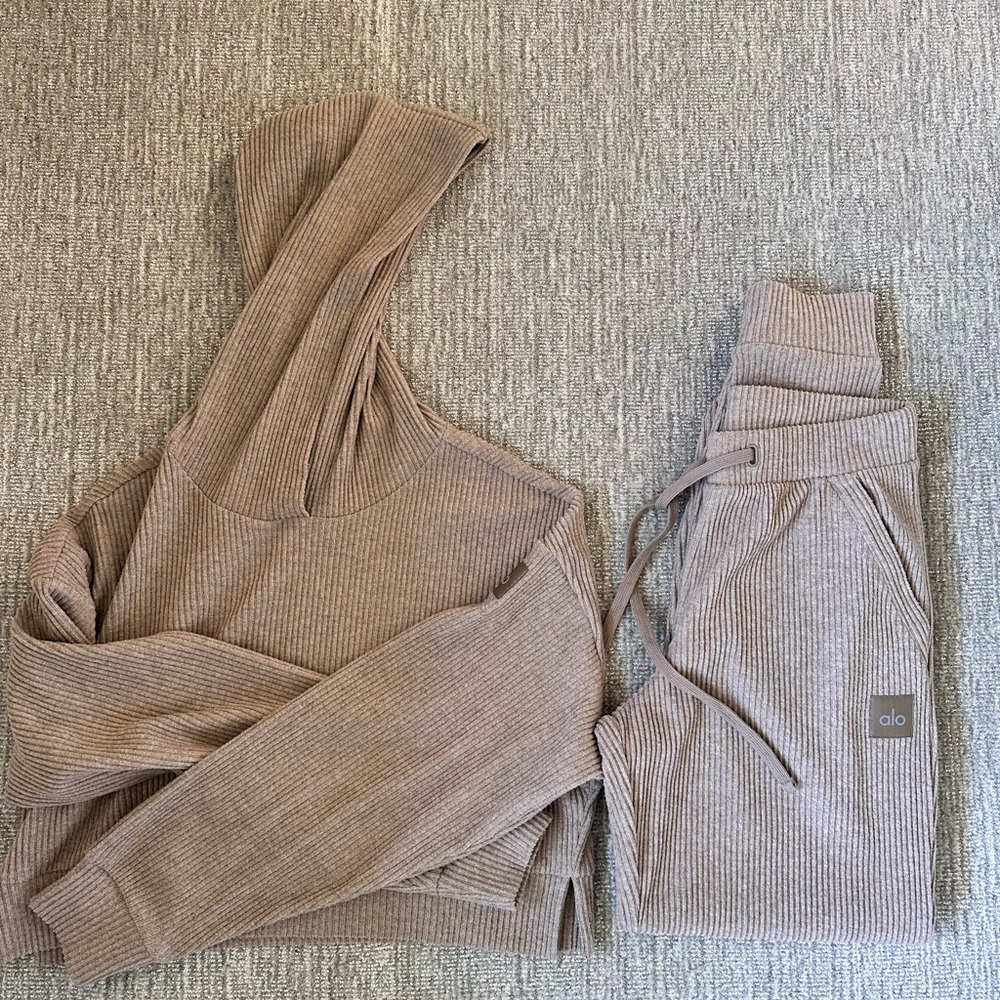 Alo Yoga Muse Hoodie & Sweatpant